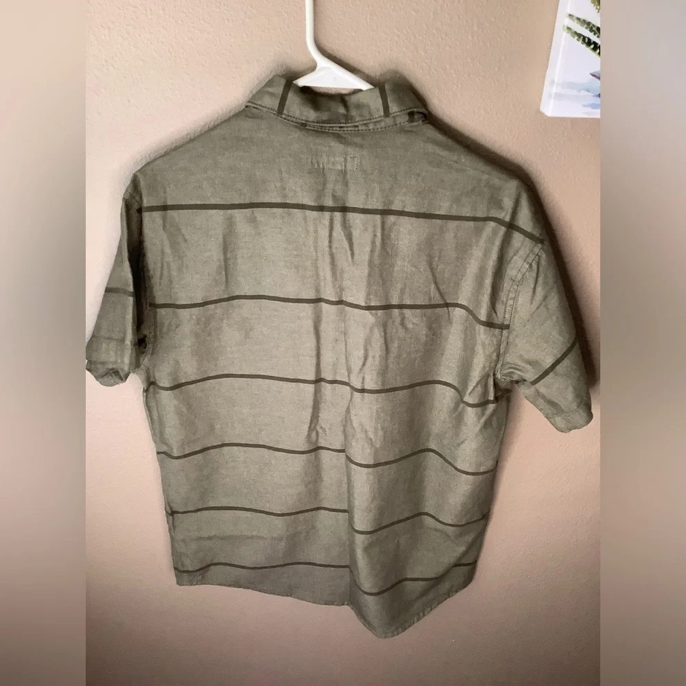 Airwalk Men’s Short Sleeve Shirt, Snap Button – Size Medium - Olive Green - Picture 2 of 7